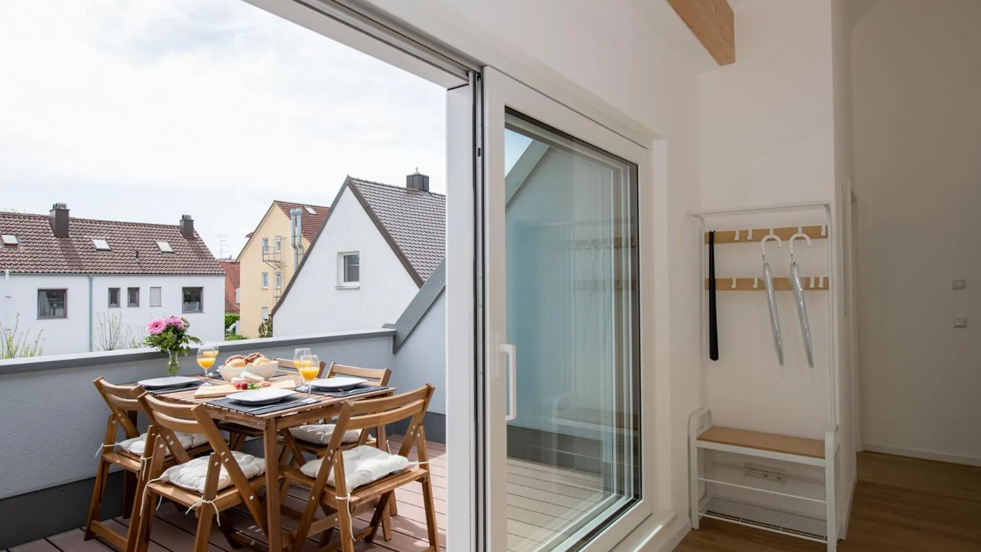 Апартаменты Modern-Neu-Nespresso-Balkon-Parkplatz Аугсбург