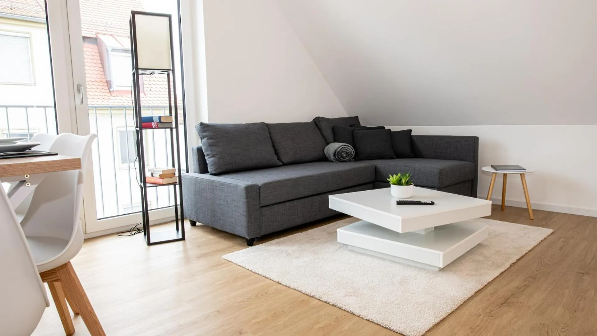 Апартаменты Modern-Neu-Nespresso-Balkon-Parkplatz Аугсбург Германия