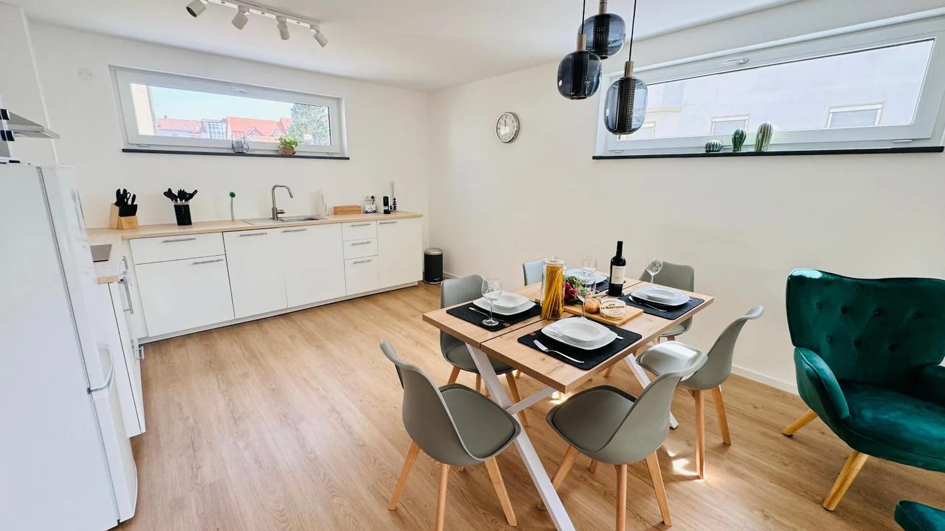 Апартаменты Modern-Neu-Nespresso-Balkon-Parkplatz Аугсбург
