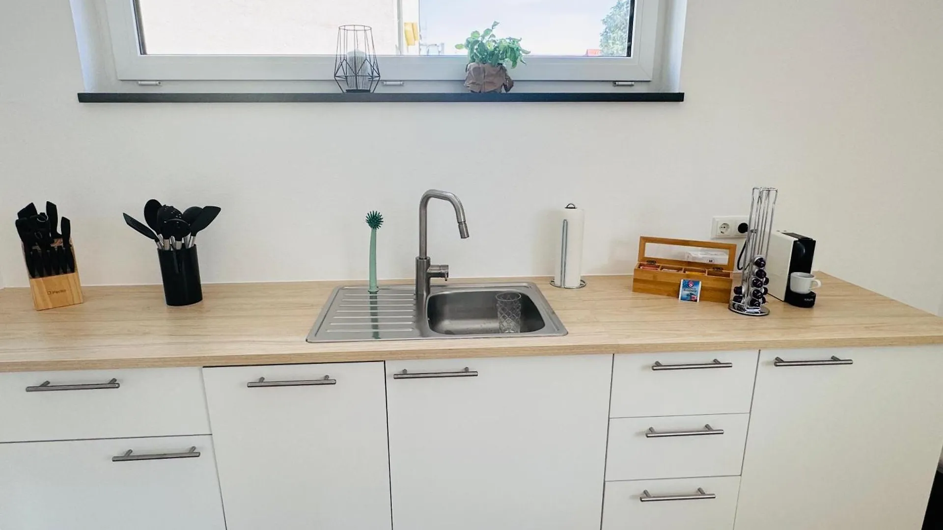 Apartment Ferienwohnung Modern-Neu-Nespresso-Balkon-Parkplatz Augsburg