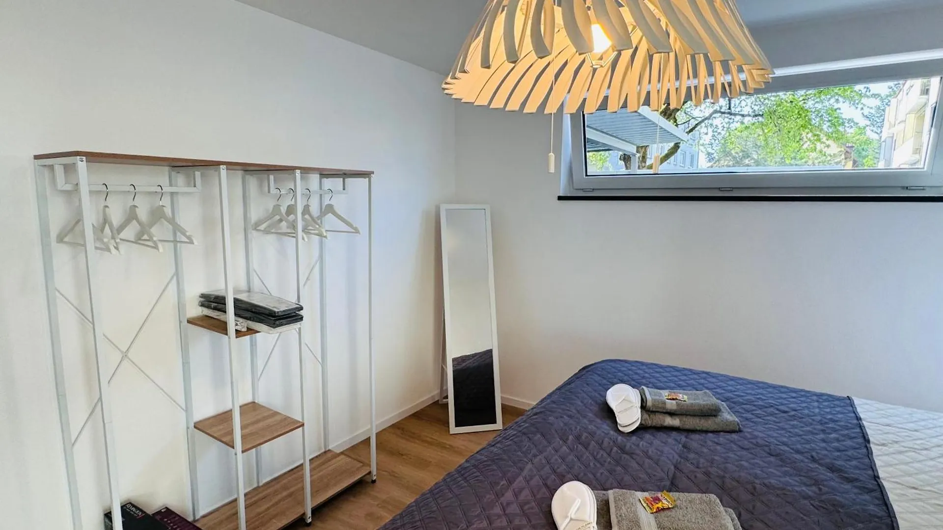 Apartment Ferienwohnung Modern-Neu-Nespresso-Balkon-Parkplatz Augsburg Deutschland